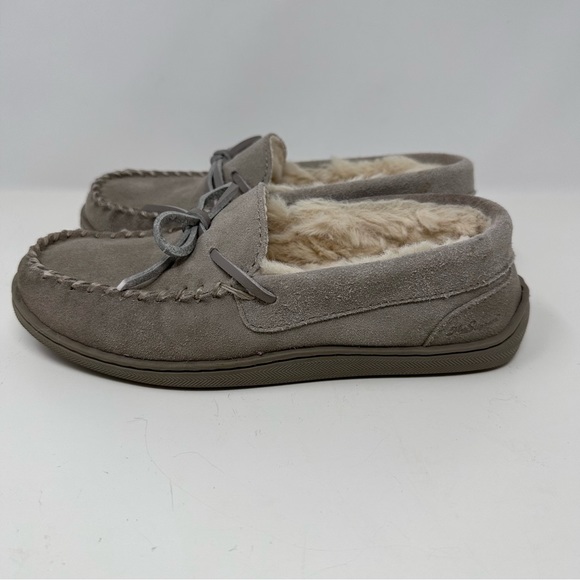 MySlippers by MyPillow Suede Leather Indoor Outdoor Moccasin Loafer Taupe Size 6 - Picture 2 of 8